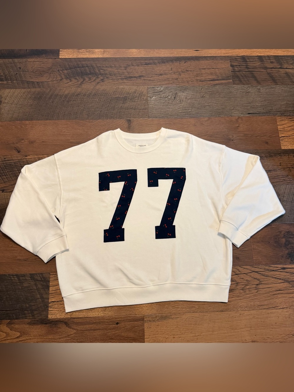 Women’s American Eagle Relaxed Graphic Sweatshirt Size XL
